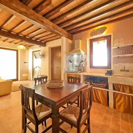 Panoramic Refuge On Monte Pelato Ferienhaus
